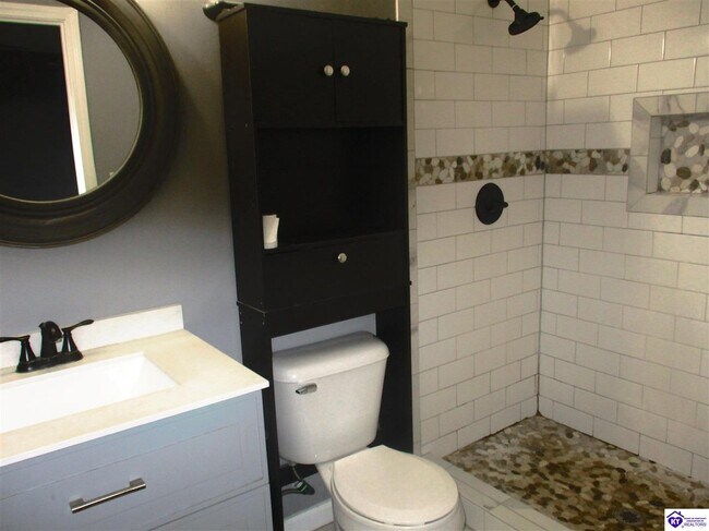 Building Photo - 609 Foxfire Rd