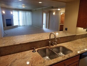 Building Photo - Class and Style! 3 Bed, 2 Bath South Hill ...