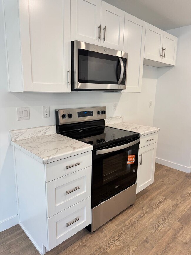 Building Photo - Brand New Long Valley Town home!!