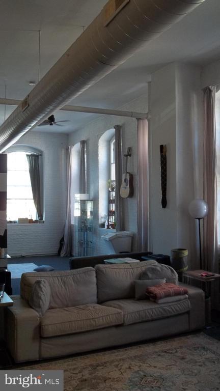 Building Photo - 408 Vine St