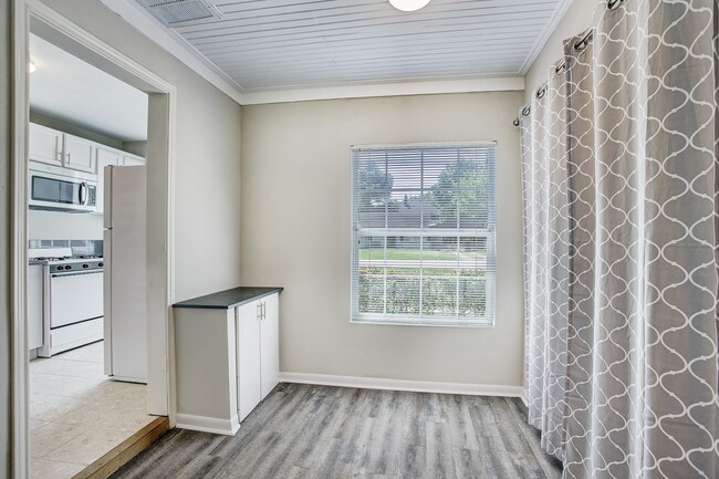 Building Photo - 1516 Story St