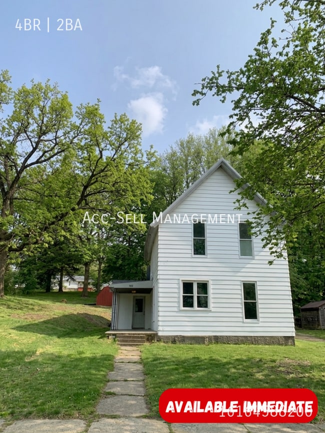 Building Photo - 705 W Grove St