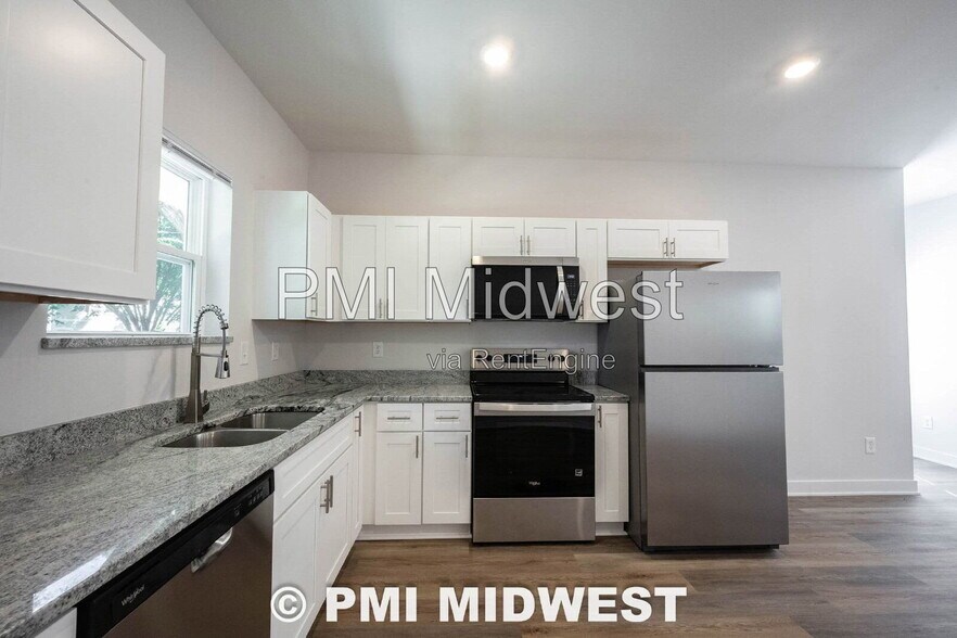 Building Photo - 1523 E Market St