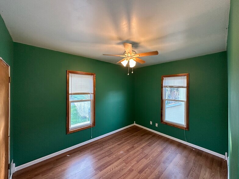 Building Photo - 105 W Chartes St