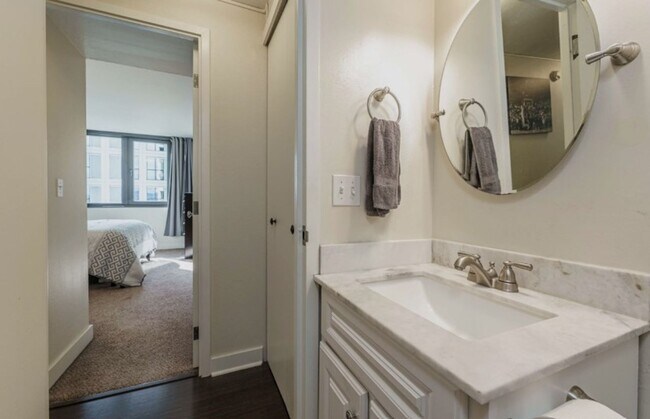 Building Photo - 1-Bedroom Condo on 14th floor of Harrison West - Corner Unit!