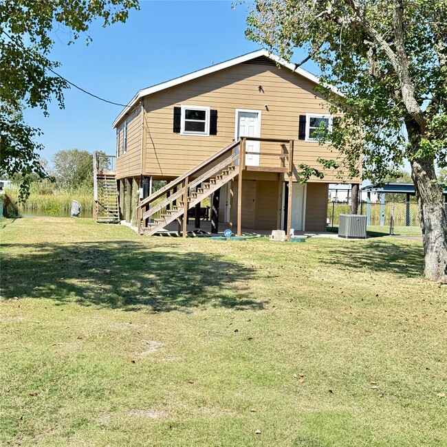 Building Photo - 143 Bastrop Bayou Dr