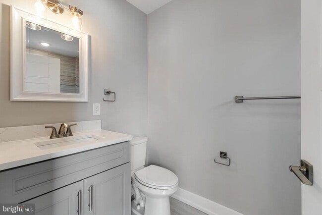 Building Photo - 419 W Cumberland St