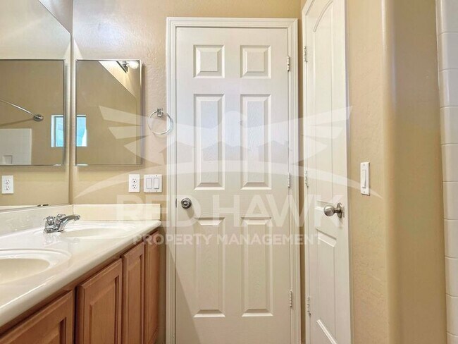 Building Photo - 5329 W Glass Ln