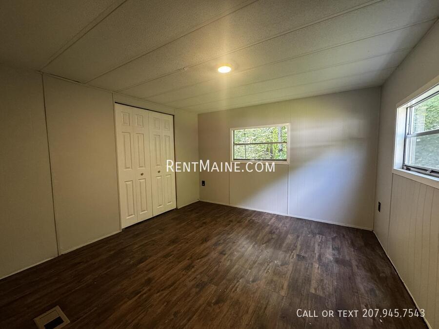 Building Photo - 670 Benton Ave