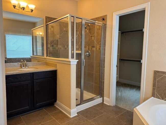 Building Photo - 517 Whittmen Ave