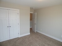 Building Photo - 401 Bee Cv Wy