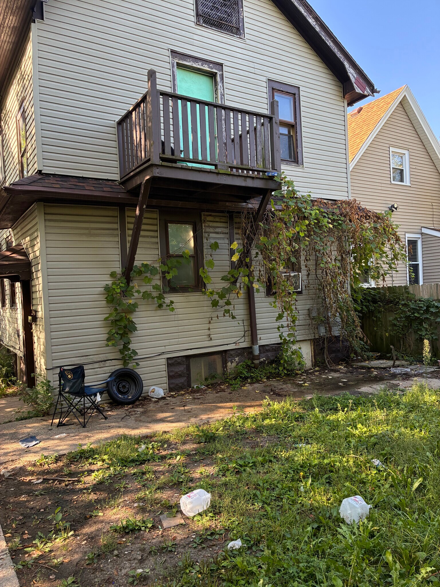 Back of House - 1310 W Clarke St