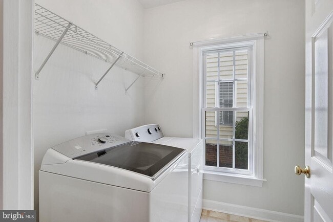 Building Photo - 8416 Churchside Dr