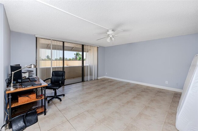 Building Photo - 736 Island Way