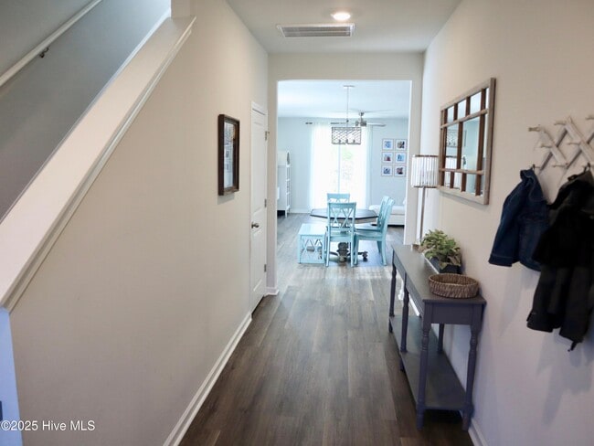 Building Photo - 404 Willet Ct