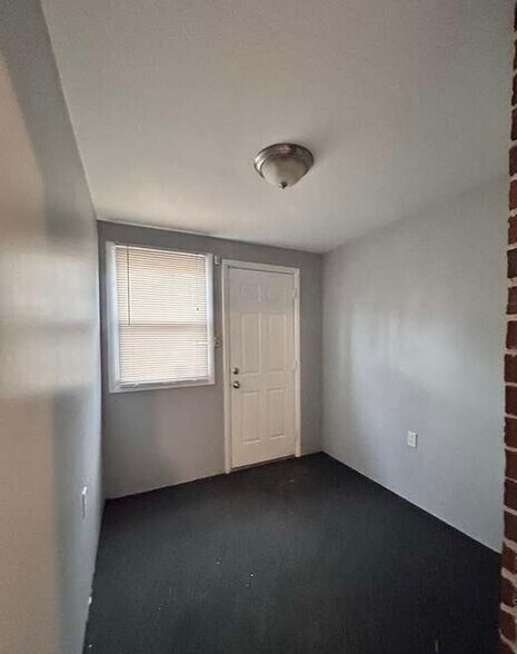 Building Photo - 2851 Edgecombe Cir N