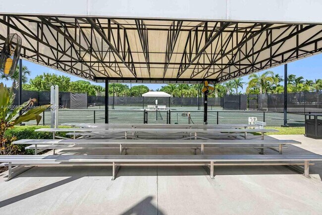 Building Photo - 14800 Cumberland Dr