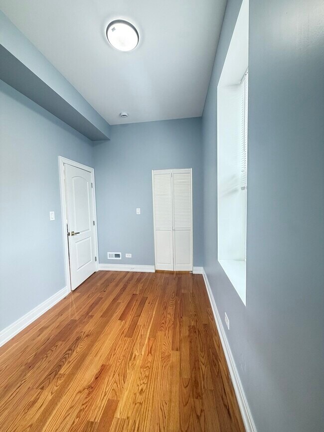 Building Photo - 1837 S Harding Ave