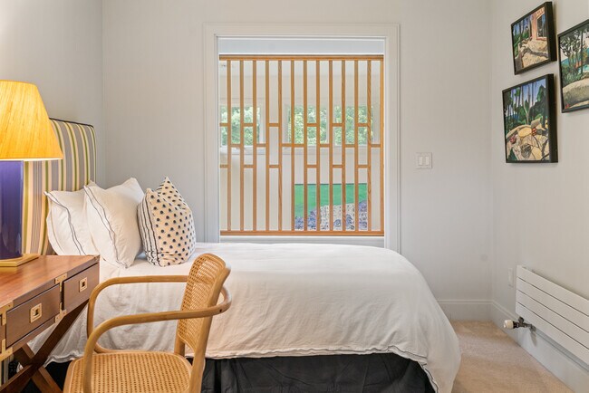 Building Photo - 175 Ruggles Ave