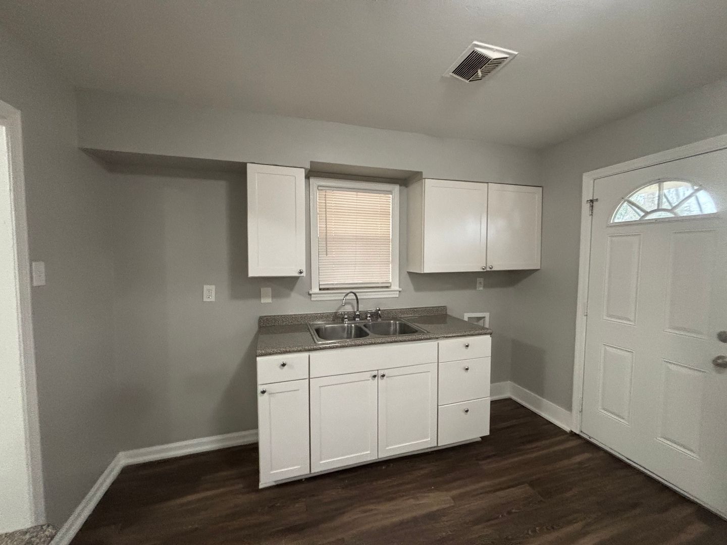 Building Photo - 2370 Hillside Ave