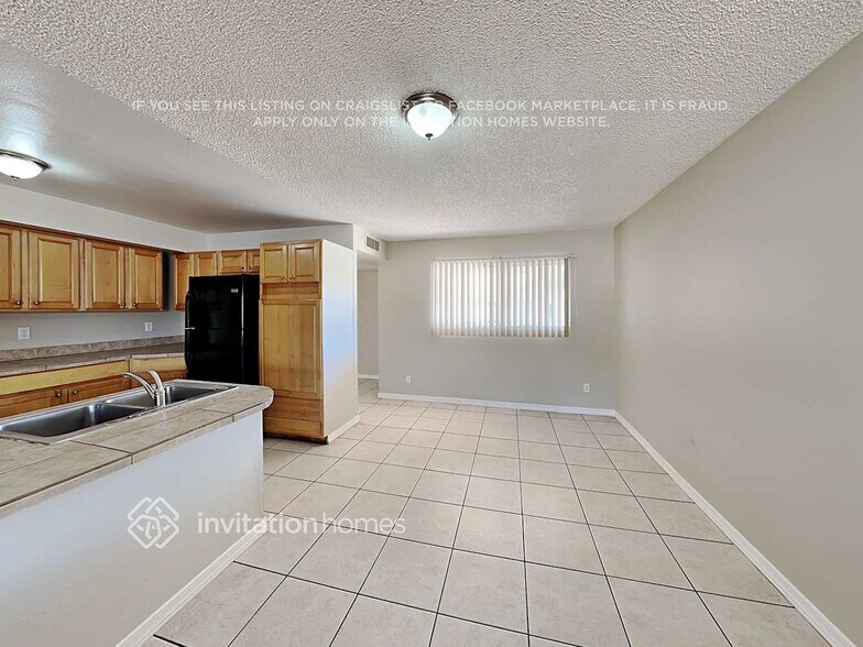 Building Photo - 4630 W Marshall Ave