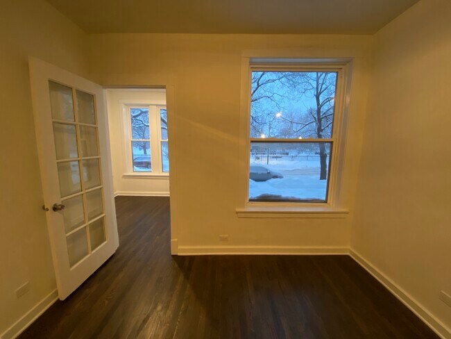 Building Photo - 4953 W Belle Plaine Ave