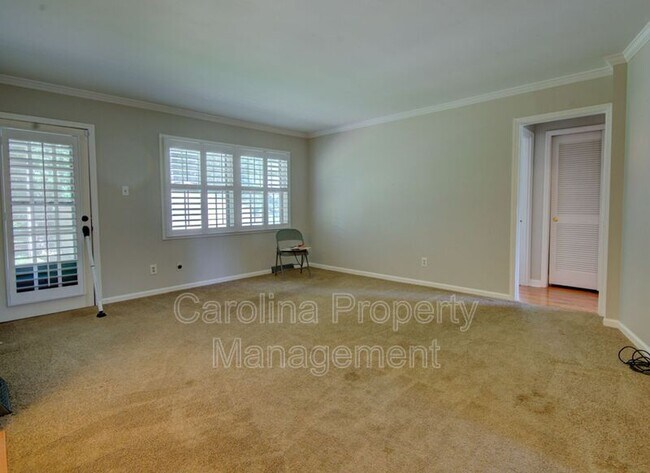Building Photo - 6412 Tomahawk Ln