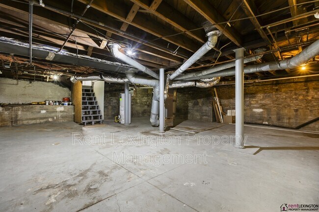 Building Photo - 1041 Fontaine Rd