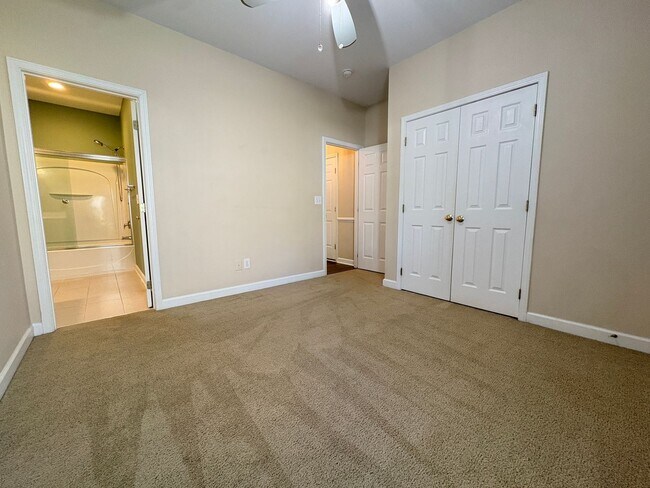 Building Photo - 804 Pelican Ln