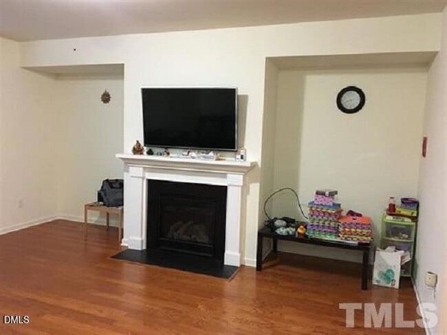 Building Photo - 725 Edgewater Ridge Ct