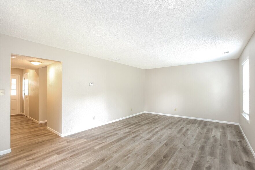 Building Photo - 1417 Green Spring Way