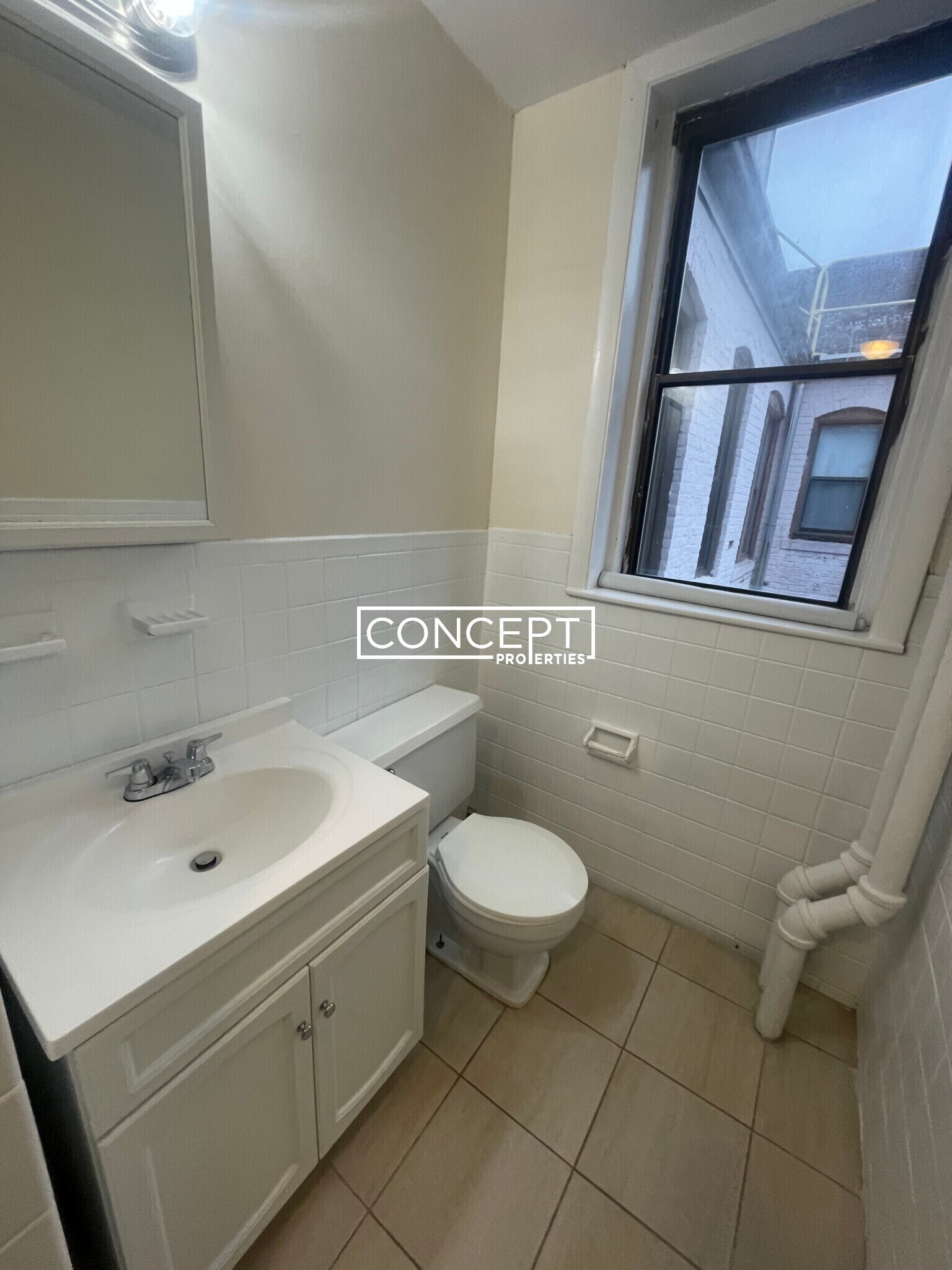 Building Photo - 1131 Commonwealth Ave