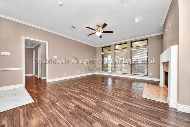Building Photo - 15818 Sweetwater Creek Dr
