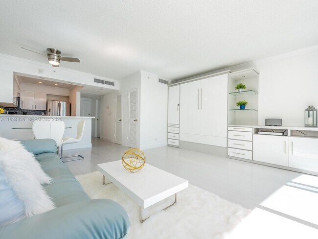 Building Photo - 2501 S Ocean Dr