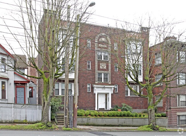 Primary Photo - Beachmont Apartments
