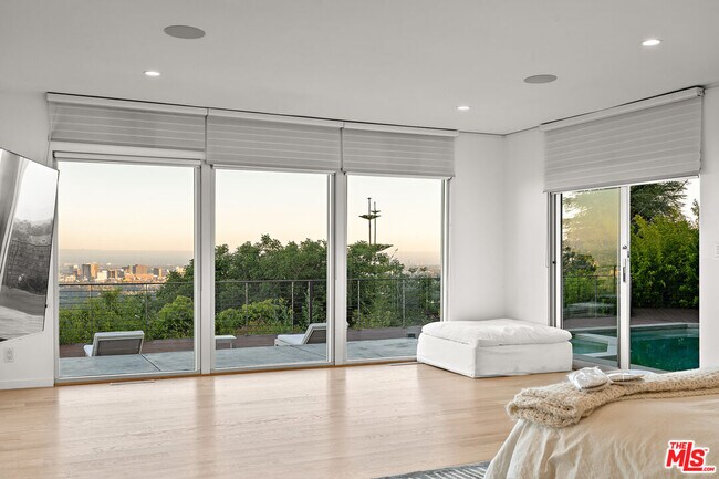 Building Photo - 10134 Angelo View Dr