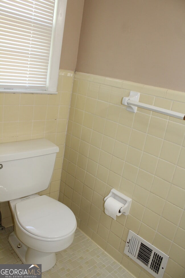 Building Photo - 289 Bruce St