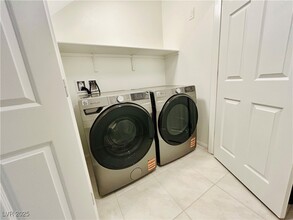 Building Photo - 1163 Heliodor Ave