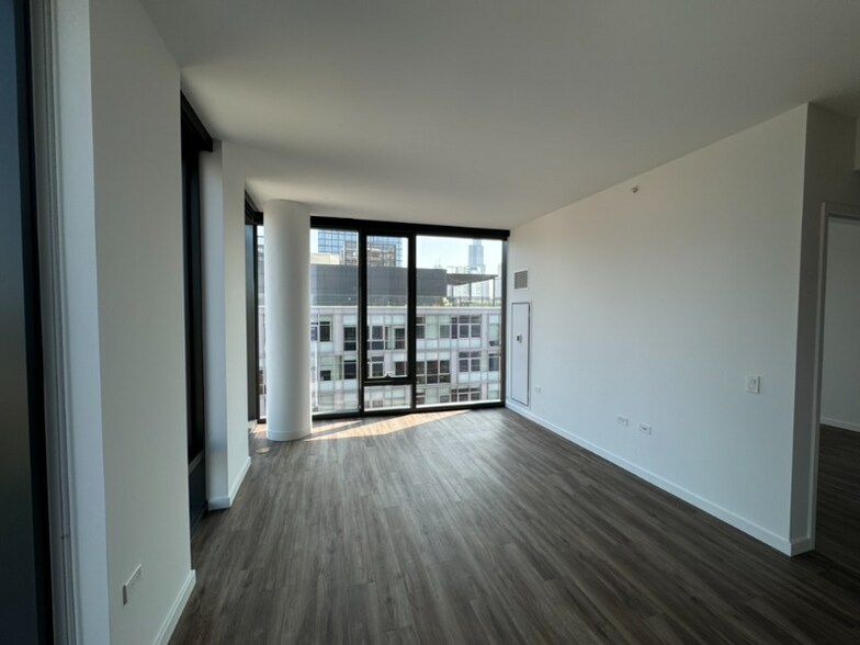 Building Photo - 144 N Aberdeen St