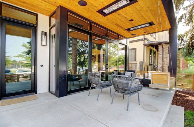 Building Photo - Luxury Living in the heart of Platte Park,...