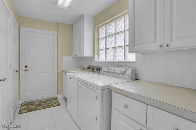 Building Photo - 14670 Ferrara Ct