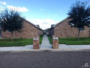 Building Photo - 716 S Dfw Dr
