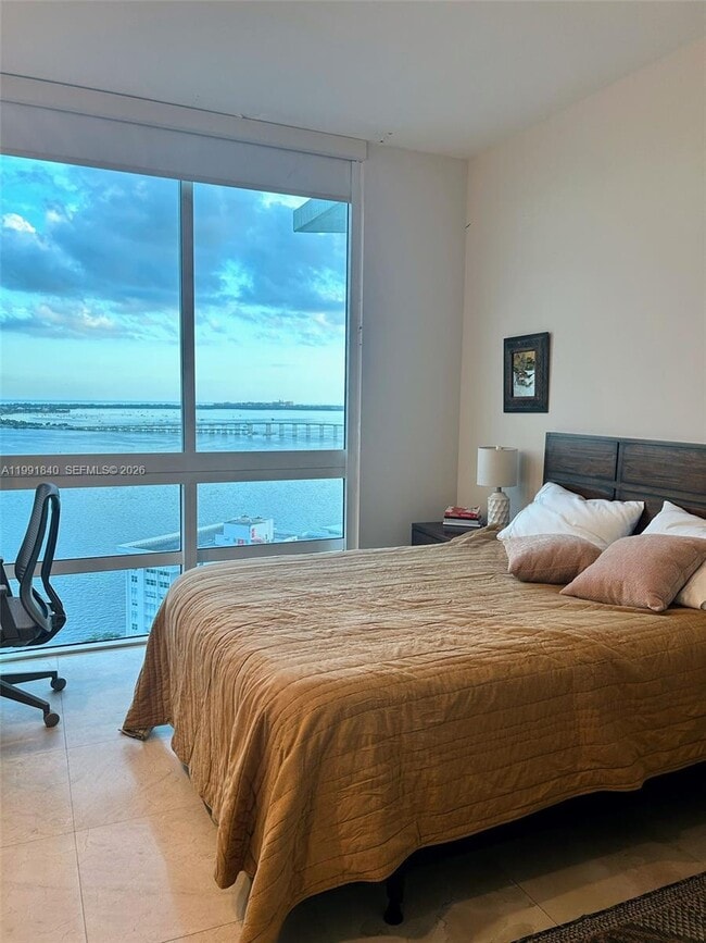 Building Photo - 218 SE 14th St