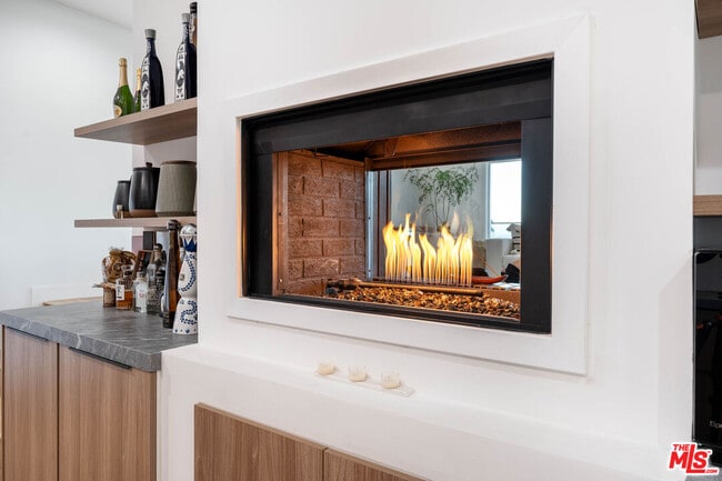 Building Photo - 3541 Multiview Dr