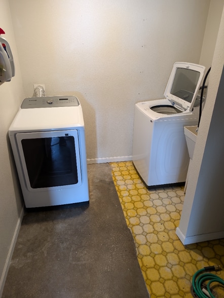 Building Photo - 1308 Ellen Pl