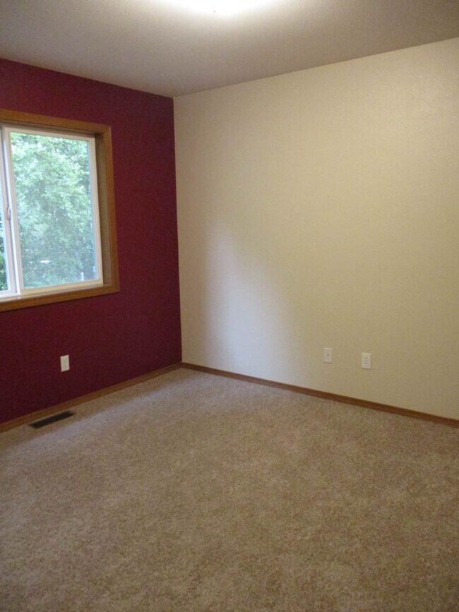 Building Photo - Beautiful 3 Bedroom 2.5 Bath Home in Gig H...