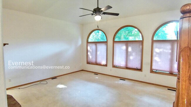 Building Photo - 3724 Stratford Ct