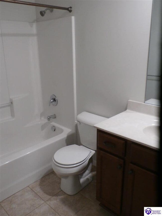 Building Photo - 344 School Side Dr