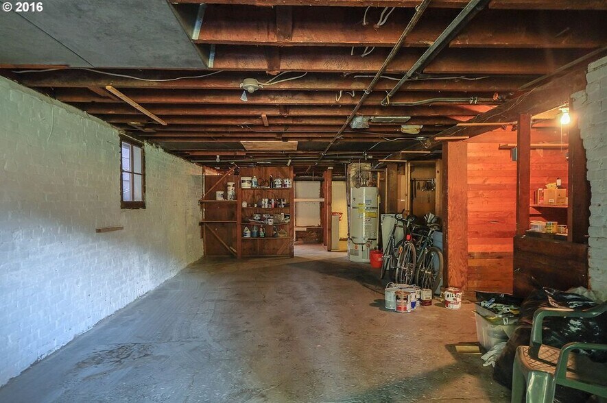 Building Photo - 3206 S Kelly Ave