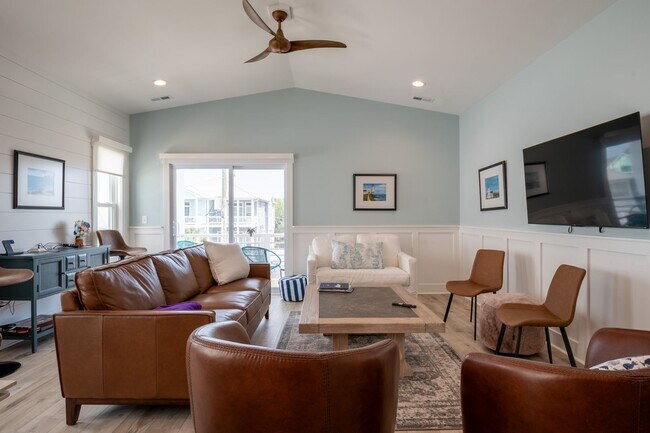 Building Photo - PLAN AND SECURE YOUR WINTER GETAWAY NOW